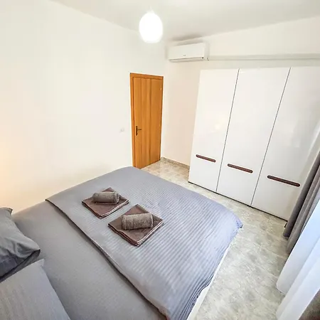 1 Bedroom 1138 *
